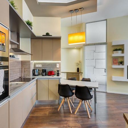 Spacious & Stylish Apartment In Downtown Budapesta Exterior foto