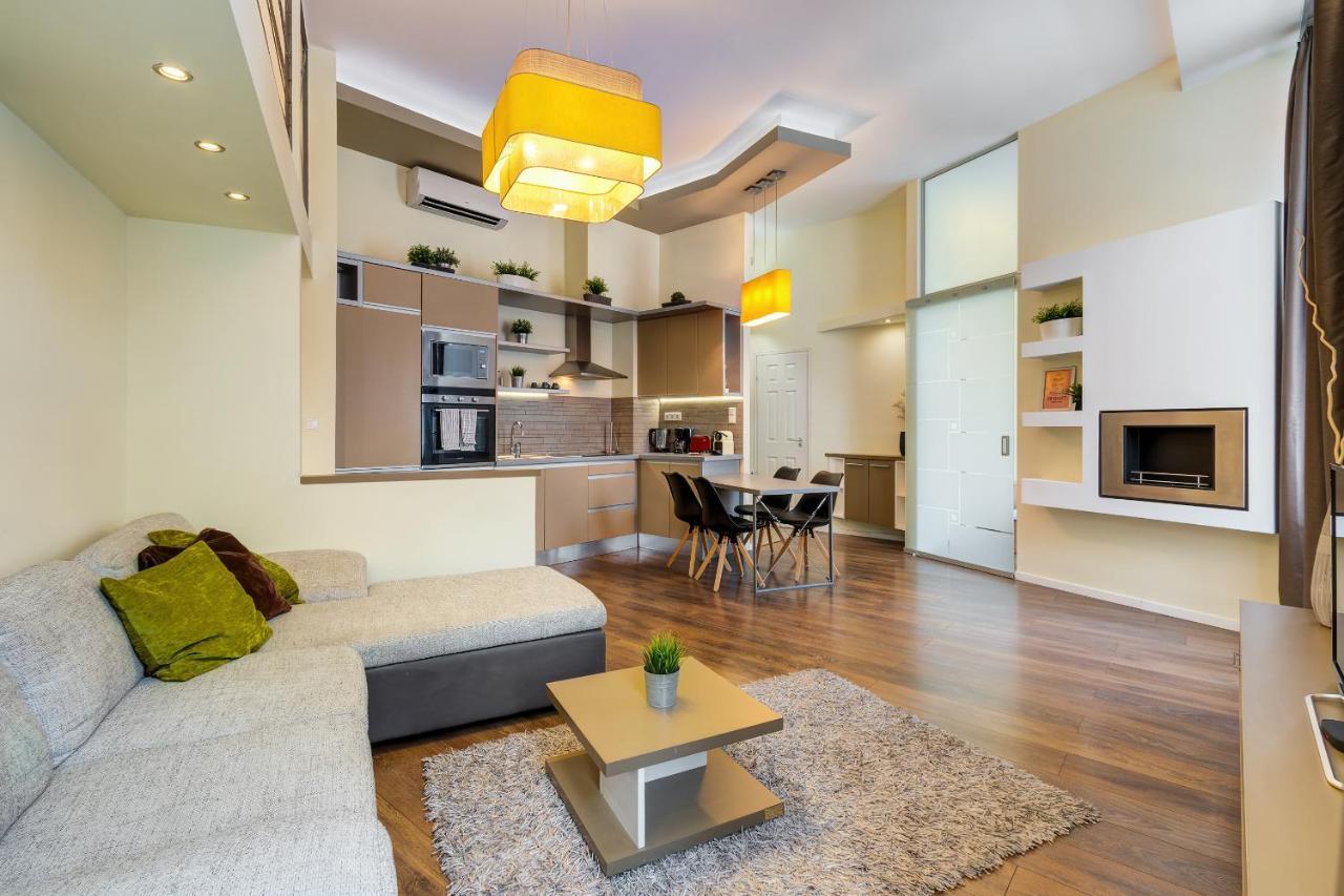Spacious & Stylish Apartment In Downtown Budapesta Exterior foto