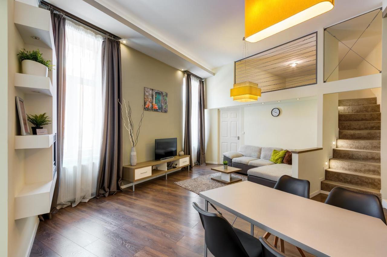 Spacious & Stylish Apartment In Downtown Budapesta Exterior foto