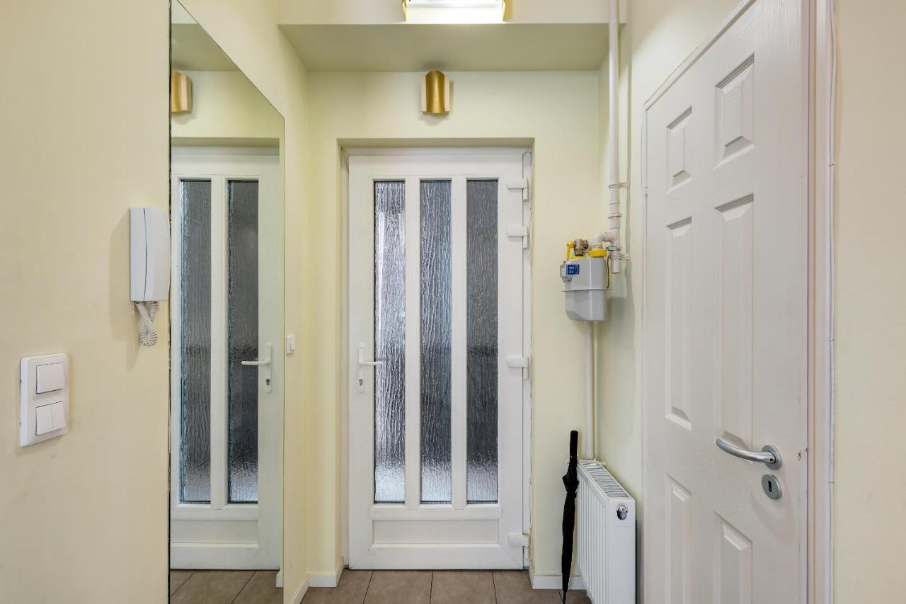 Spacious & Stylish Apartment In Downtown Budapesta Exterior foto