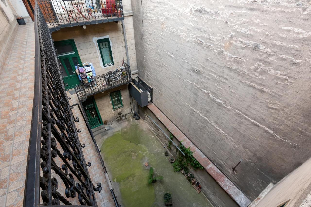 Spacious & Stylish Apartment In Downtown Budapesta Exterior foto