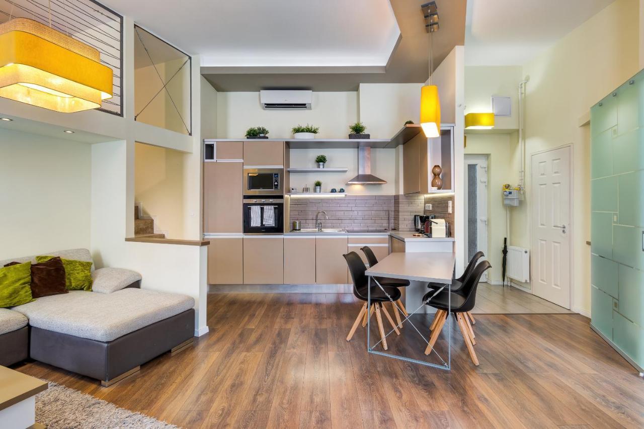 Spacious & Stylish Apartment In Downtown Budapesta Exterior foto