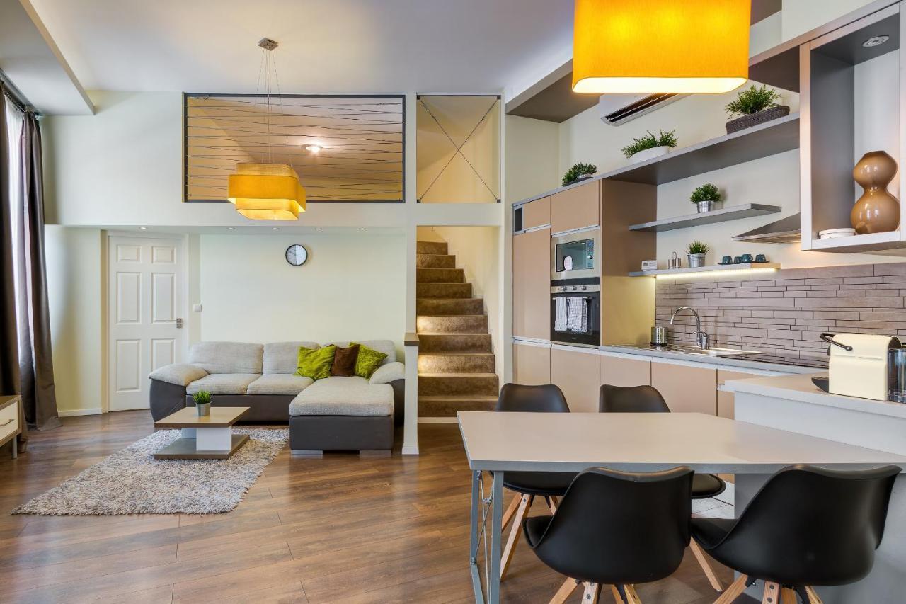 Spacious & Stylish Apartment In Downtown Budapesta Exterior foto