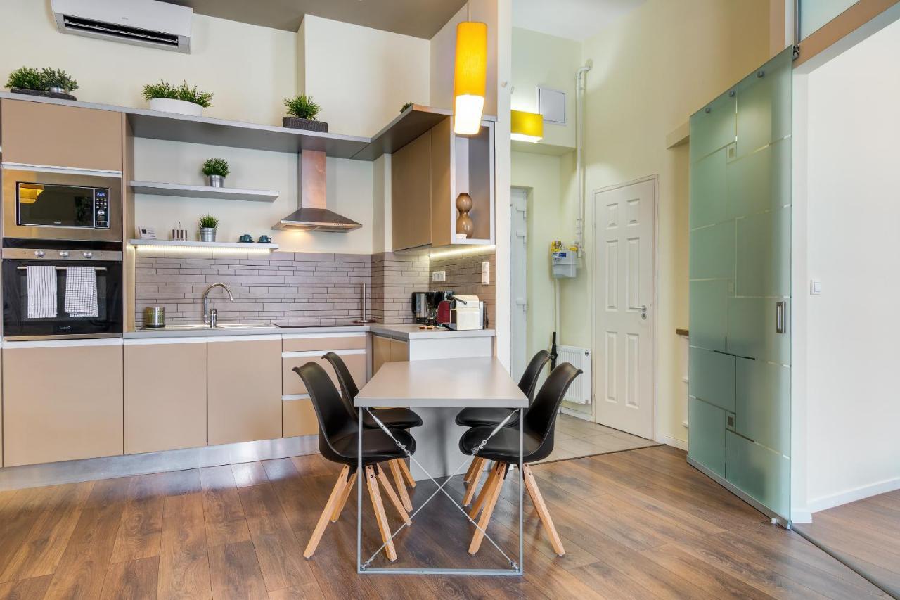 Spacious & Stylish Apartment In Downtown Budapesta Exterior foto
