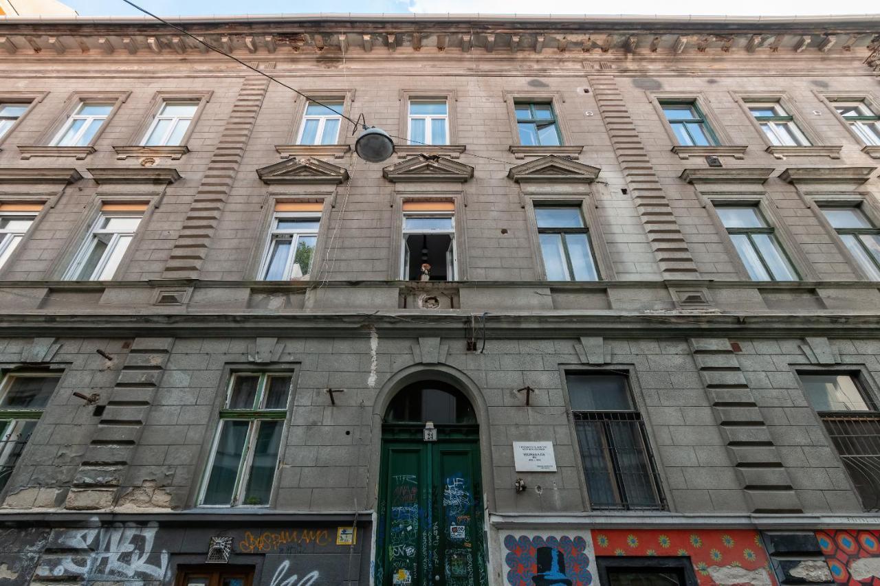 Spacious & Stylish Apartment In Downtown Budapesta Exterior foto