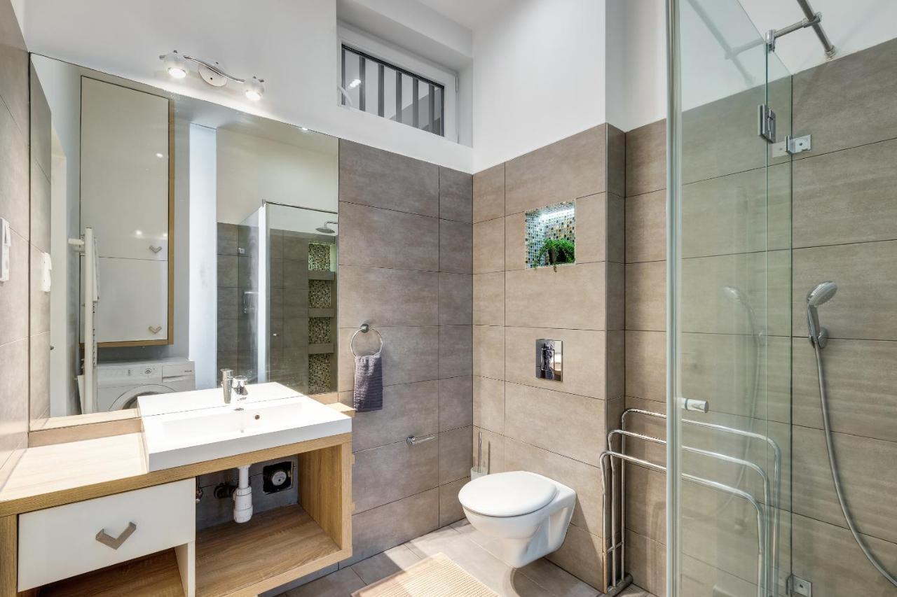Spacious & Stylish Apartment In Downtown Budapesta Exterior foto