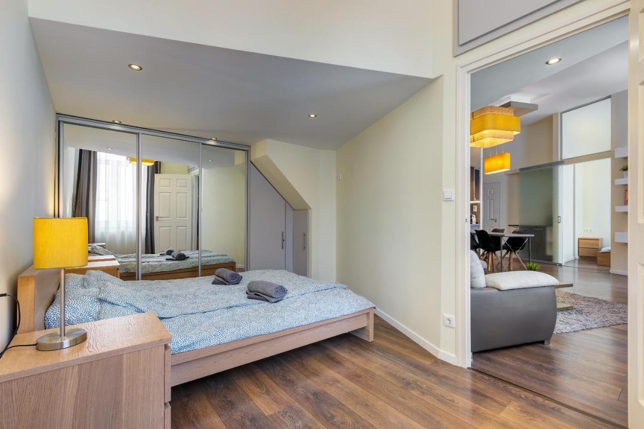 Spacious & Stylish Apartment In Downtown Budapesta Exterior foto